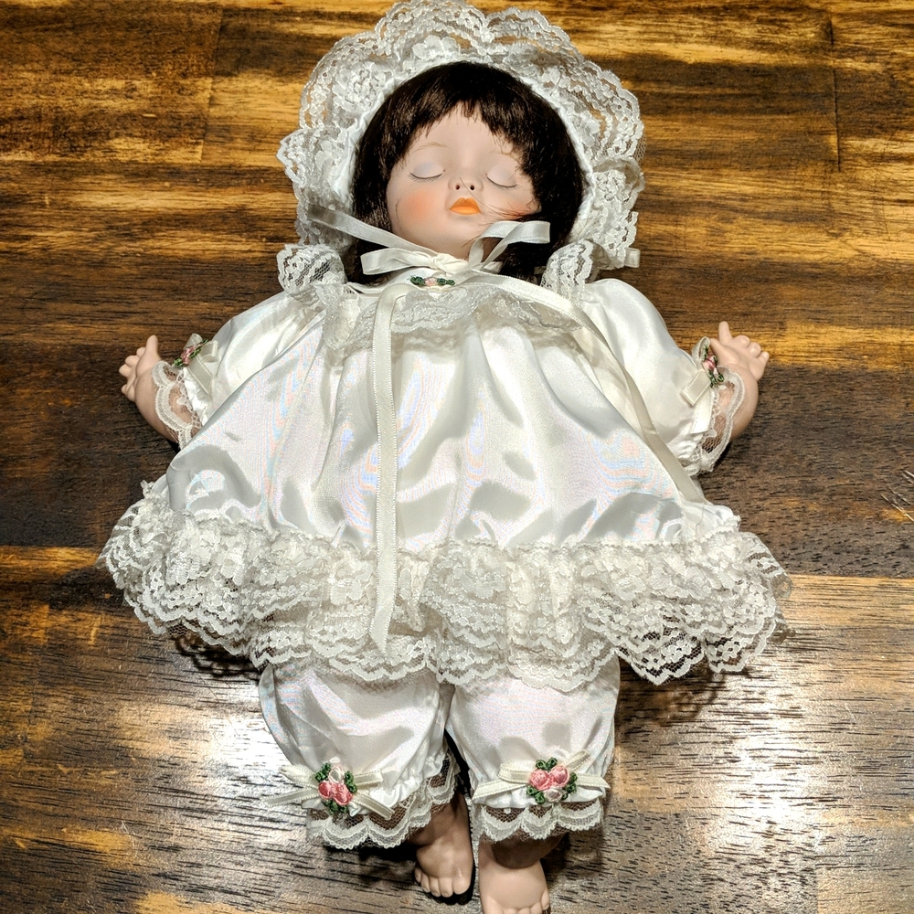 Vintage Dynasty Doll.